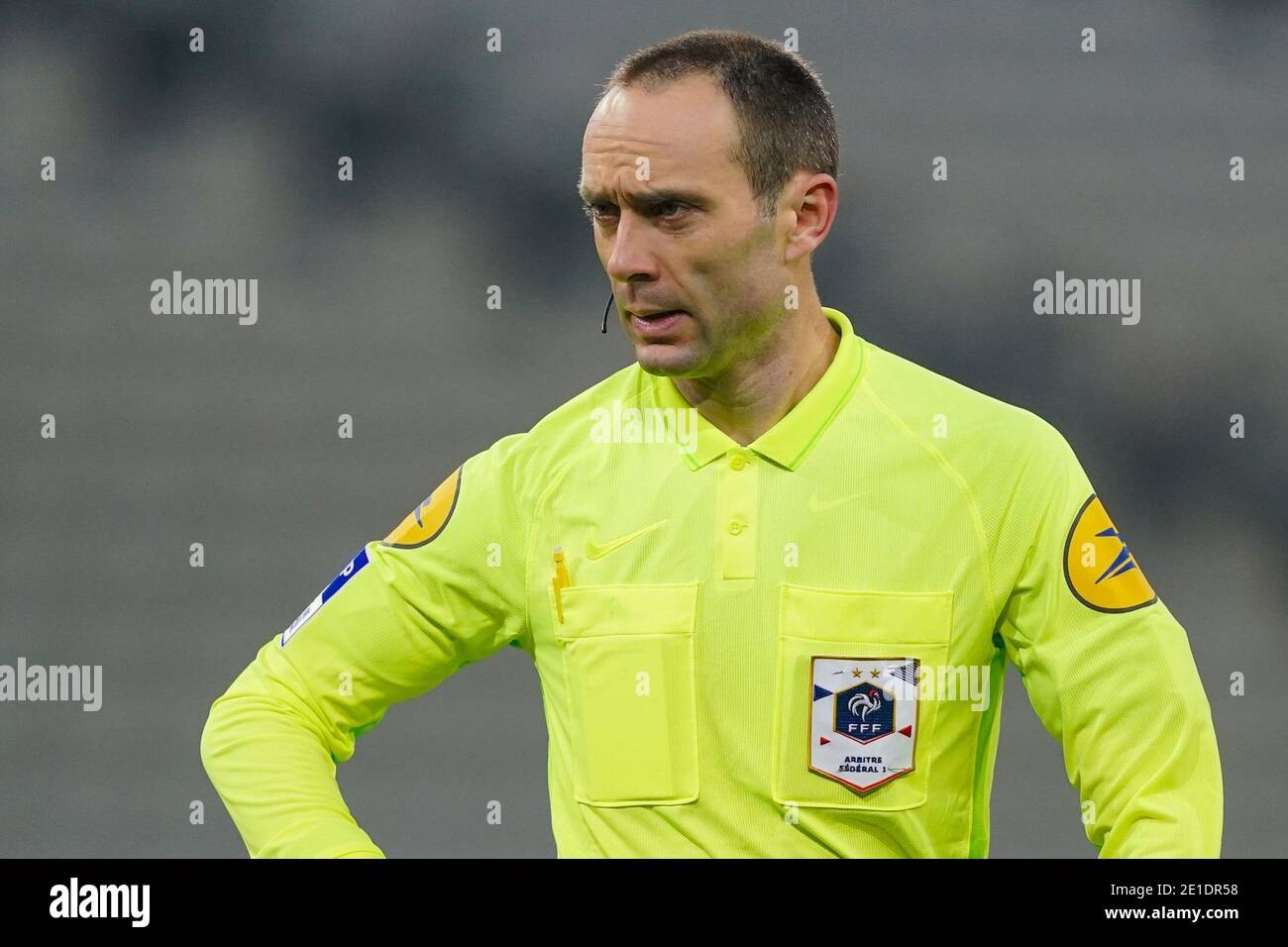 LILLE, FRANCE - JANUARY 6: Referee Thomas Leonard during the Ligue 1 match between Lille OSC and Angers SCO at Stade Pierre Mauroy on January 6, 2021 in Lille, France (Photo by Jeroen Meuwsen/BSR Agency/Alamy Live News)*** Local Caption *** Thomas Leonard Stock Photo