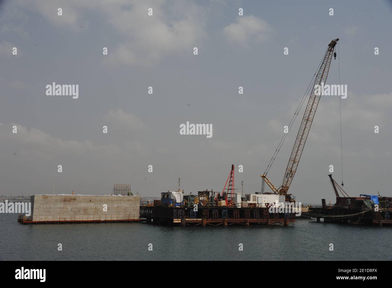 Tema, Ghana. 6th Jan, 2021. Photo taken on Jan. 5, 2021 shows the construction site of Tema Liquefied Natural Gas (LNG) Import Terminal Project in Tema, Ghana. Ghana's Tema Liquefied Natural Gas (LNG) Import Terminal Project that is under construction by China Habour Engineering Company (CHEC) will significantly boost Ghana's natural gas supply, CHEC said on Wednesday. Credit: Xu Zheng/Xinhua/Alamy Live News Stock Photo