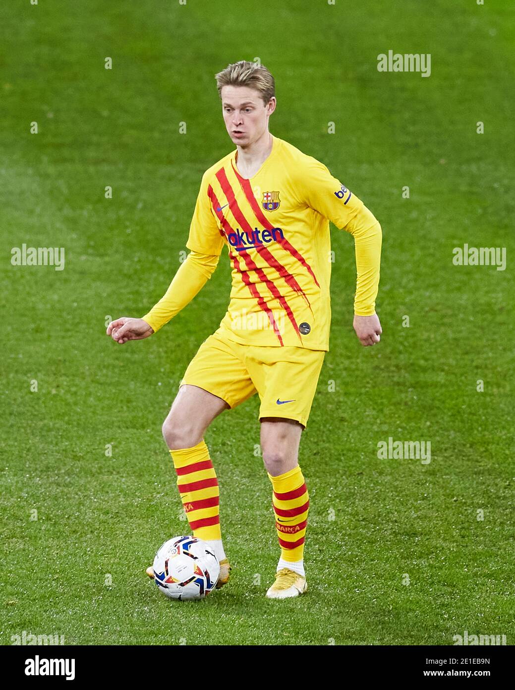Bilbao, Spain. 06 January, 2021. Frenkie de Jong of FC Barcelona in action during the La Liga match between Athletic Club Bilbao and FC Barcelona played at San Mames Stadium. Credit: Ion Alcoba/Capturasport/Alamy Live News Stock Photo