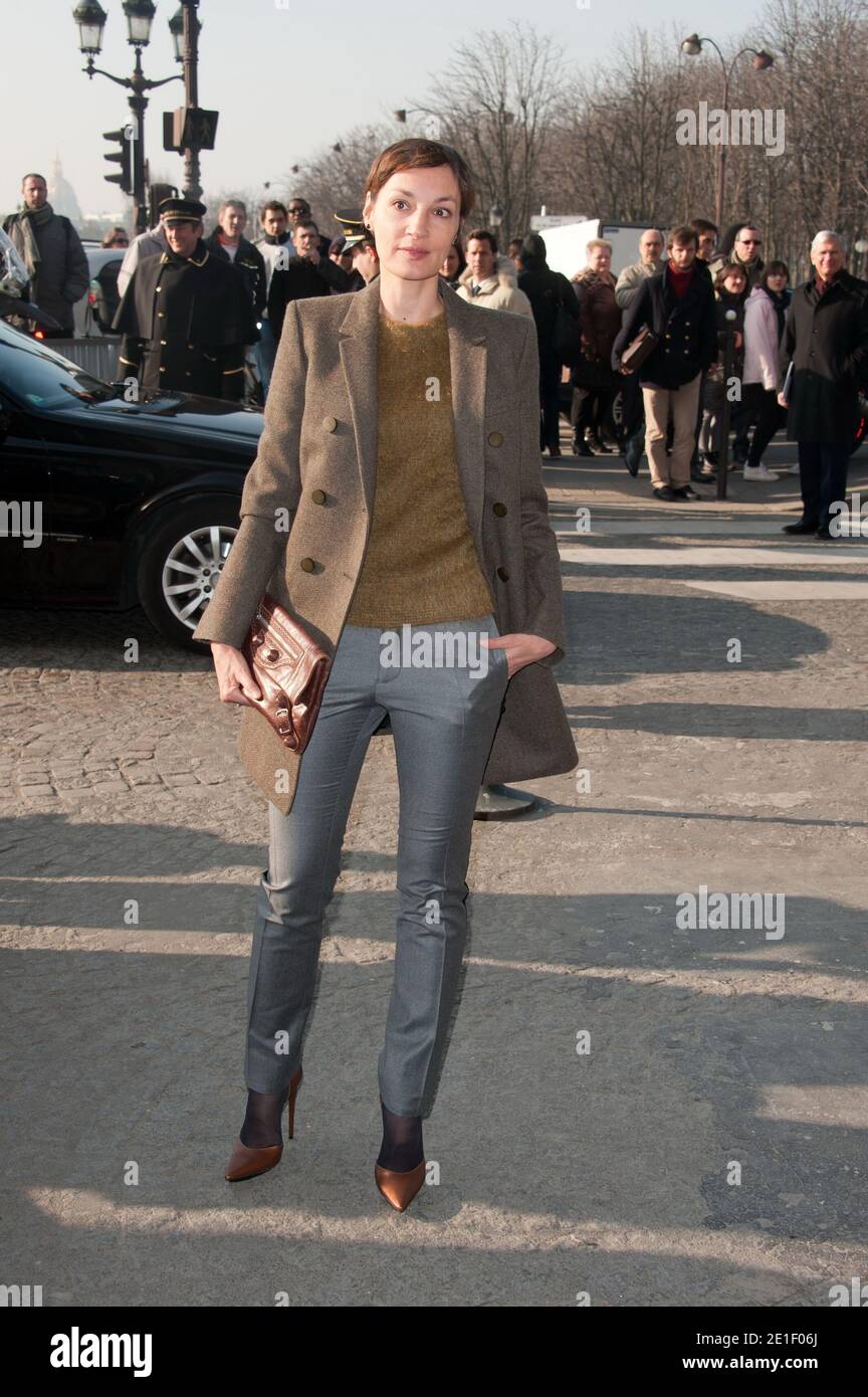 Jeanne Balibar arriving at the Balenciaga Ready-to-Wear Fall/Winter  2011/2012 show, during Paris