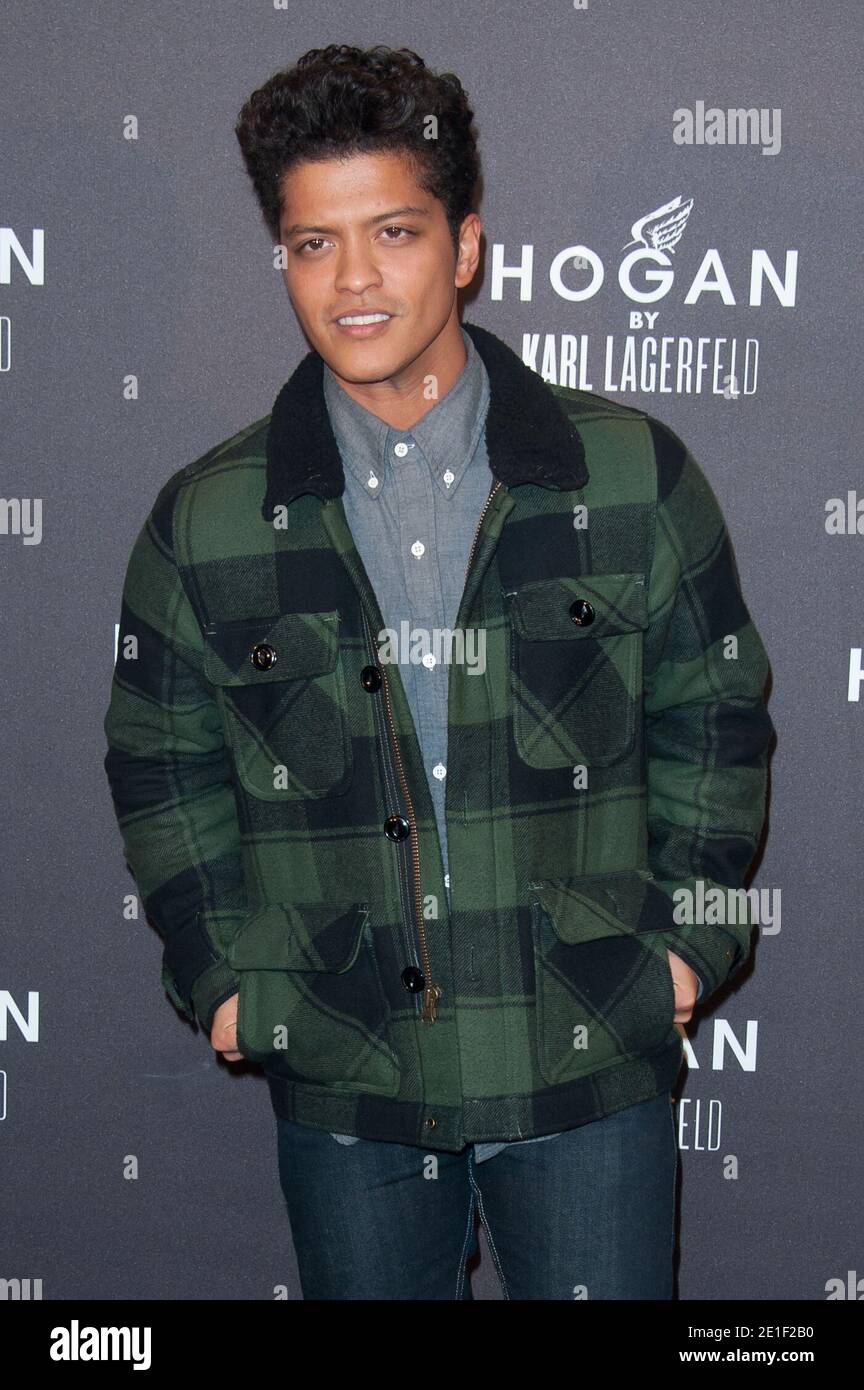 Bruno Mars Paris Fashion Week High Resolution Stock Photography And Images Alamy