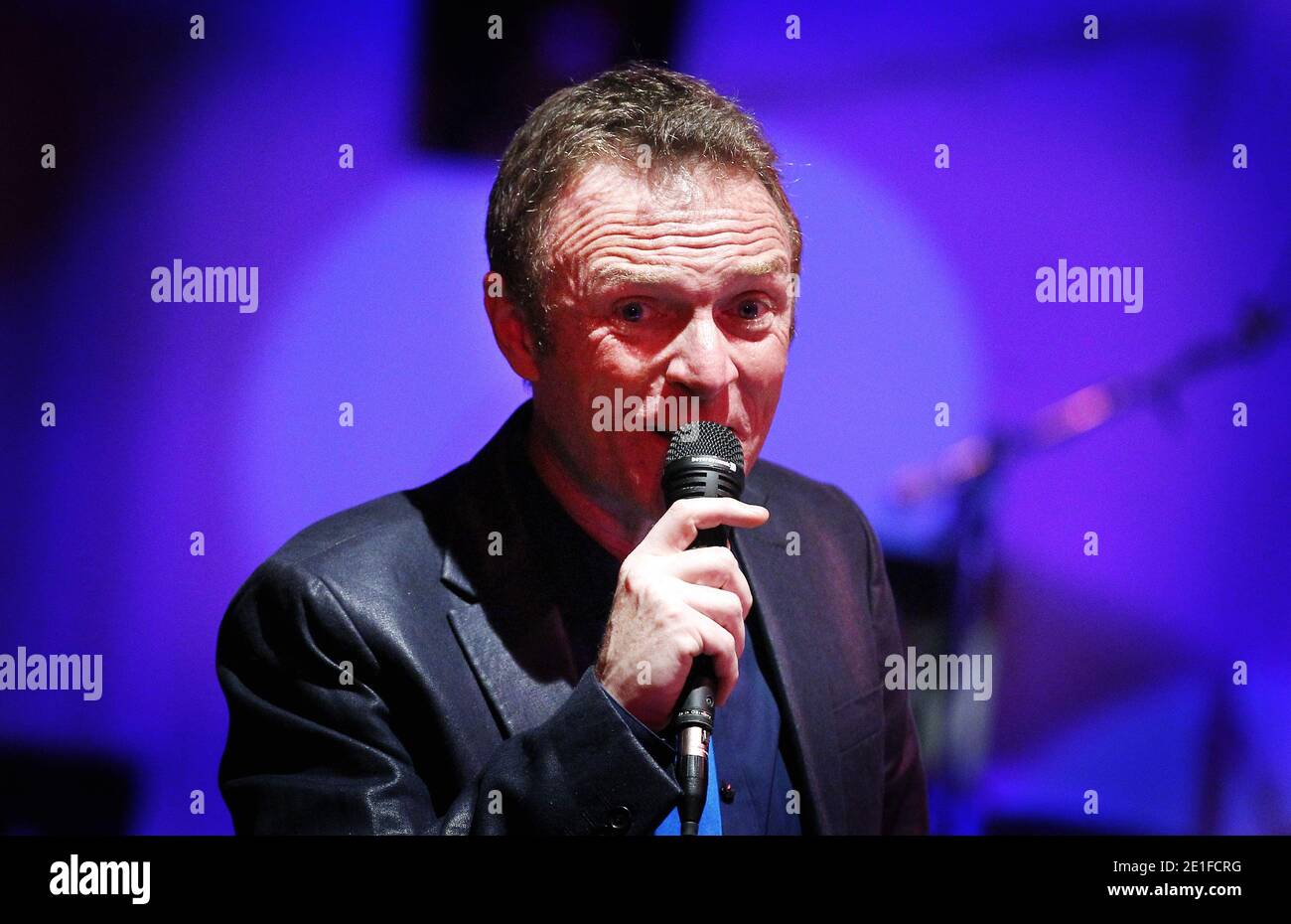 L'animateur vedette de France 2 et RTL, Christophe Hondelatte et ses ...