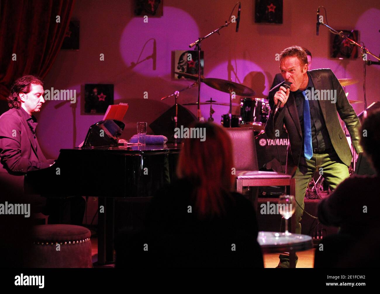 L'animateur vedette de France 2 et RTL, Christophe Hondelatte et ses trois musiciens donnent leur premier concert en public a Bordeaux a l'Amadeus Song, le 17 mars 2011. Photo by Patrick Bernard/ABACAPRESS.COM Stock Photo