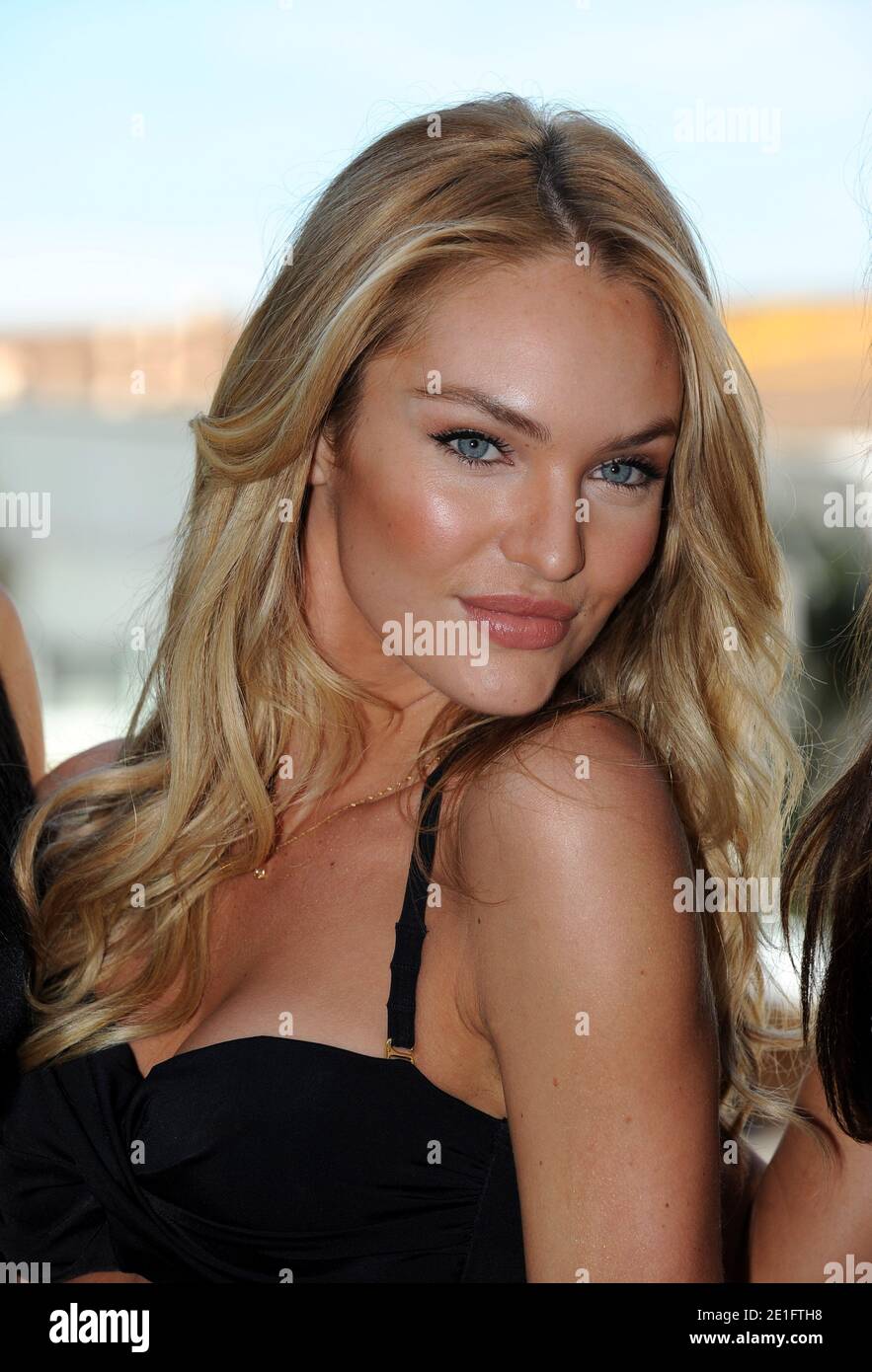 Candice swanepoel hi-res stock photography and images - Page 18 - Alamy