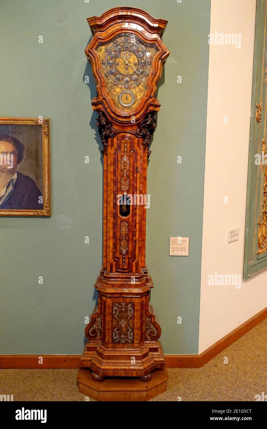 Archival clockmaker hi-res stock photography and images - Alamy