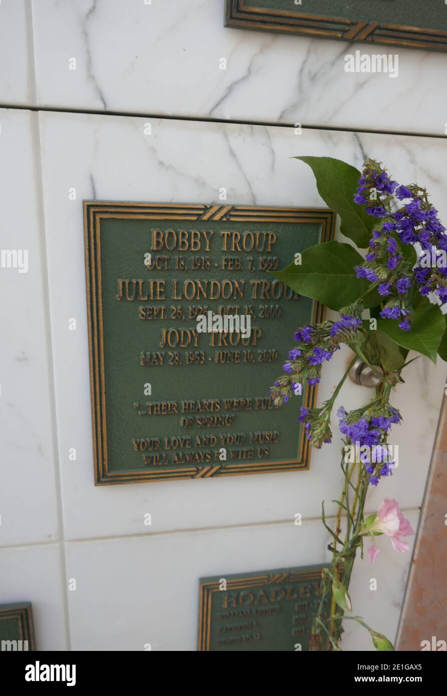 Los Angeles, California, USA 29th December 2020 A general view of atmosphere of actor Bobby Troup's Grave and singer Julie London's grave at Forest Lawn Hollywood Hills Memorial Park on December 29, 2020 in Los Angeles, California, USA. Photo by Barry King/Alamy Stock Photo Stock Photo