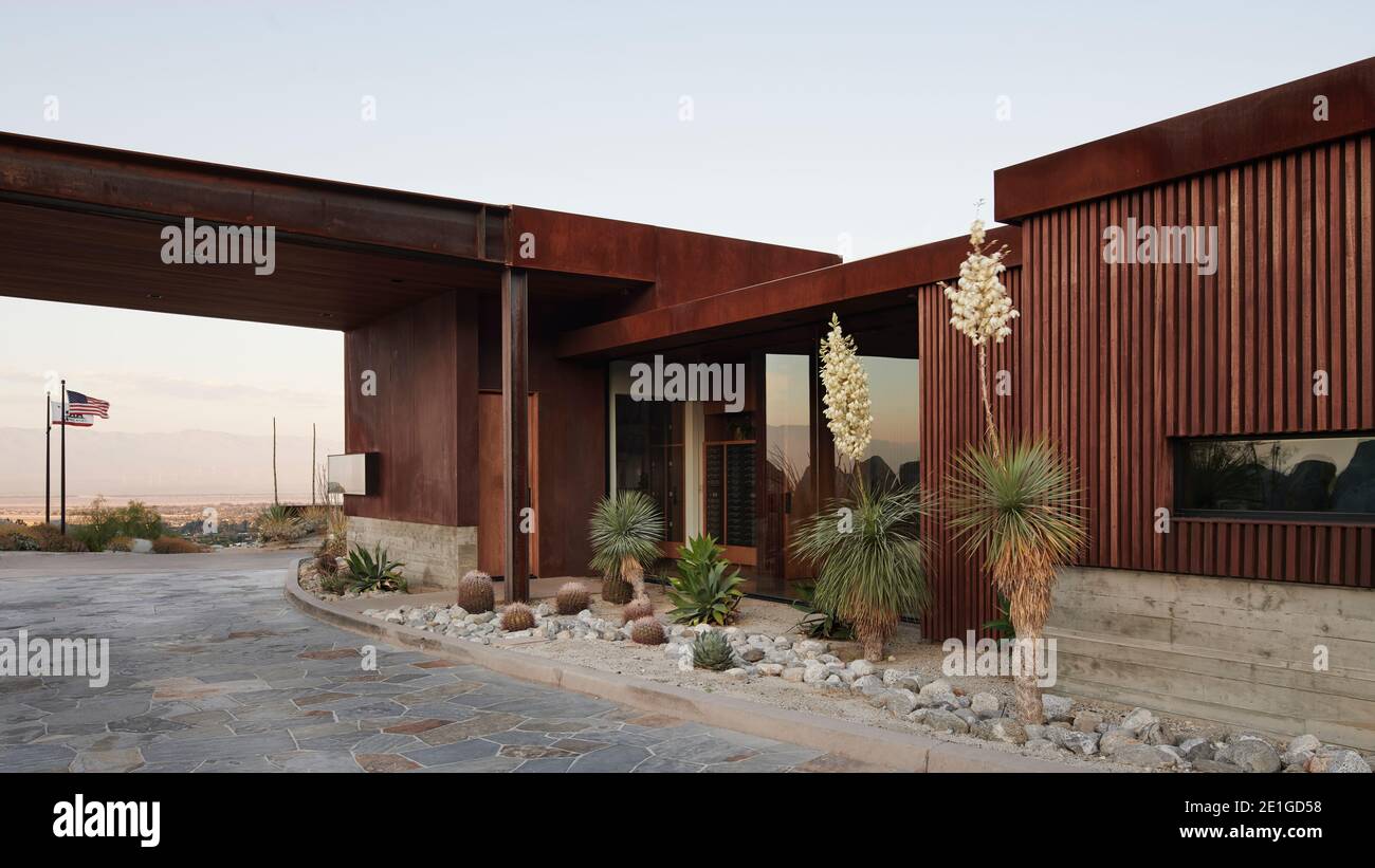 House in palm springs hi-res stock photography and images - Alamy