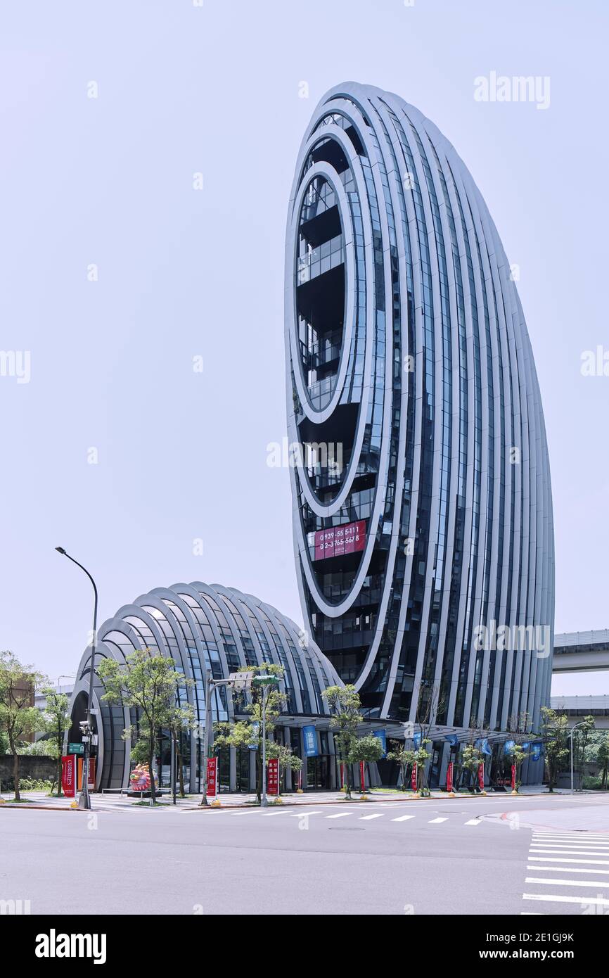 Exterior view of Le Architecture in Taipei, Taiwan, a sustainable, egg-shaped office building. Stock Photo