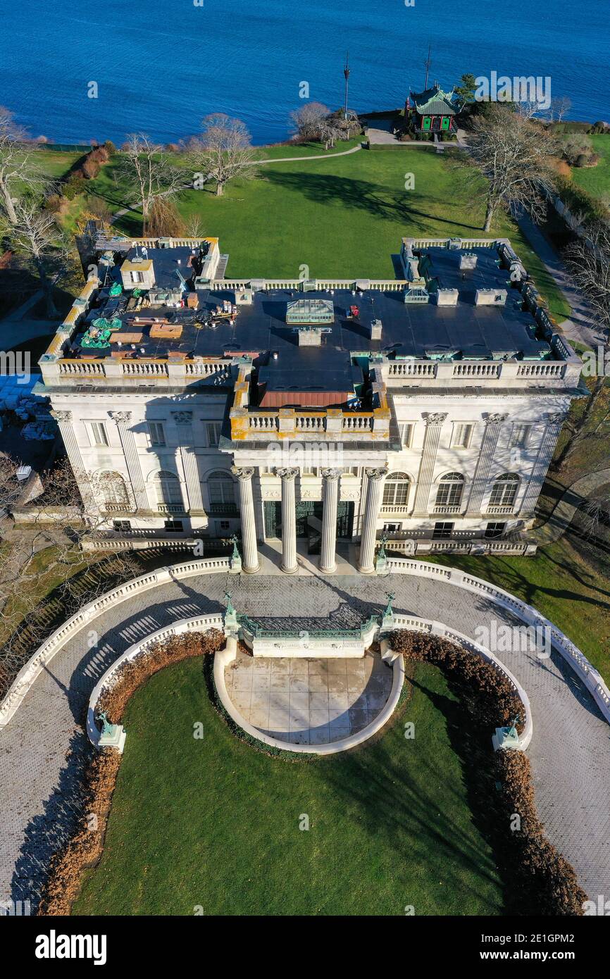 Newport, Rhode Island - Nov 29, 2020: Marble House is a Gilded Age mansion with Beaux Arts style in Bellevue Avenue Historic District in Newport , Rho Stock Photo - Alamy Newport, Rhode Island - Nov 29, 2020: Marble House is a Gilded Age mansion with Beaux Arts style in Bellevue Avenue Historic District in Newport , Rho Stock Photo - Alamy
