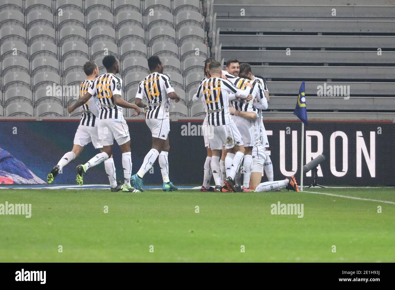Congratulations two goal Angers during the French championship Ligue 1 football match between Lille OSC and Angers SCO on Janu / LM Stock Photo