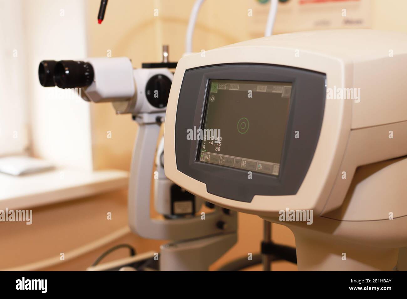 refractometer eye test machine in ophthalmology Stock Photo Alamy