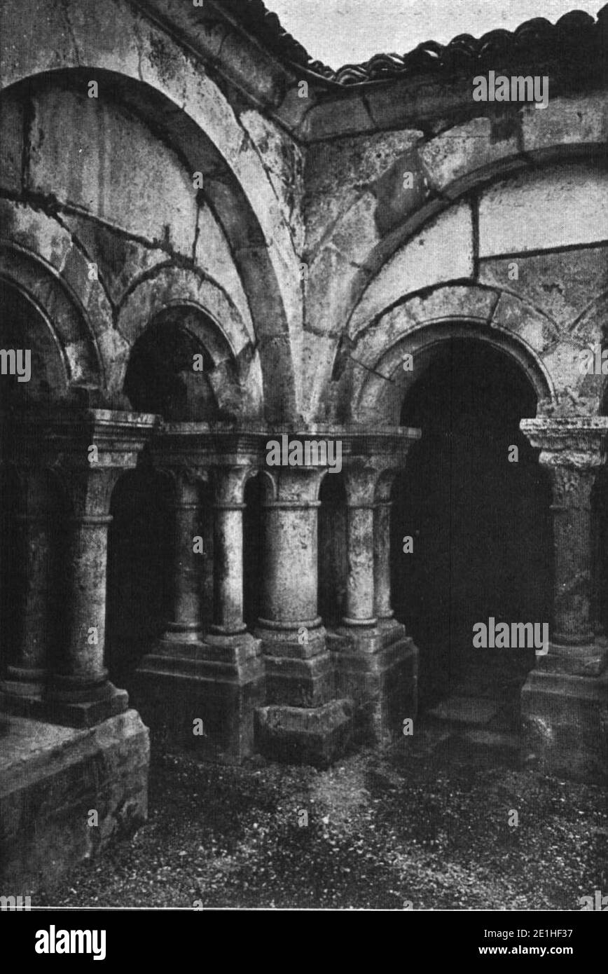 Lucien Bégule - L'abbaye de Fontenay et l'architecture cistercienne page 027 1. Stock Photo