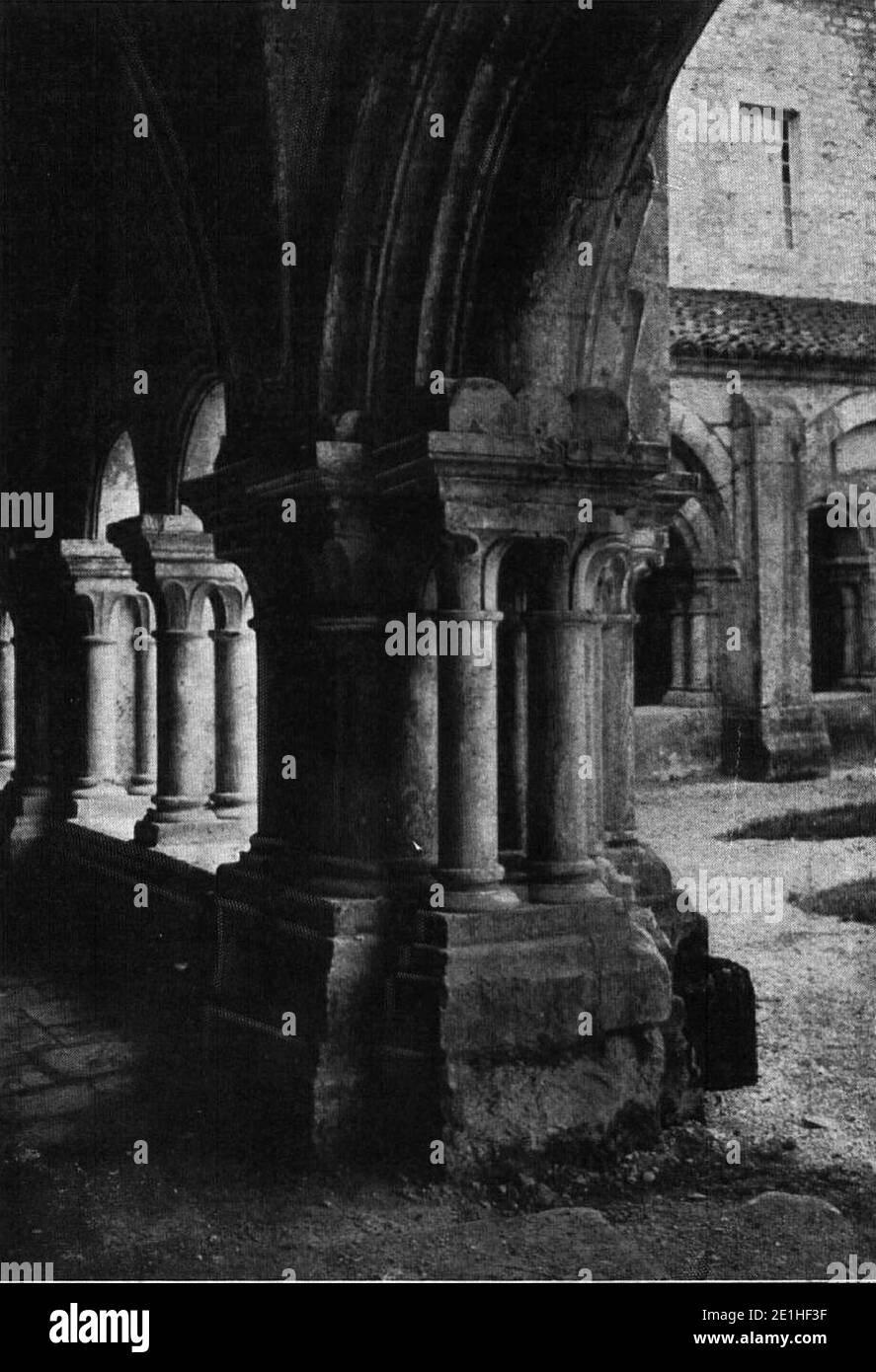 Lucien Bégule - L'abbaye de Fontenay et l'architecture cistercienne page 031. Stock Photo