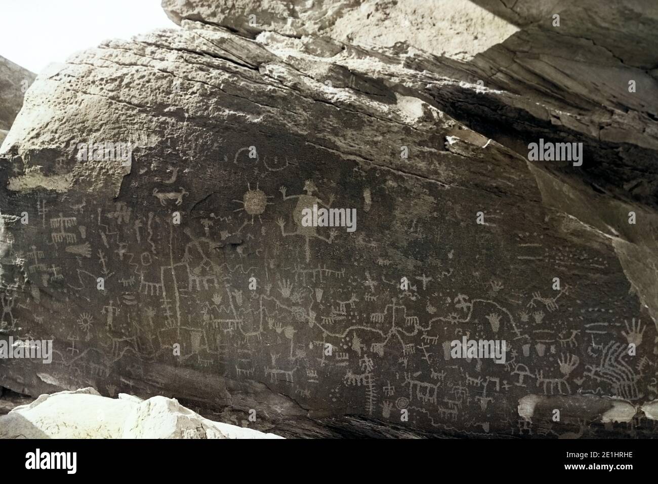 Painted Rocks Az Petroglyphen hi-res stock photography and images - Alamy