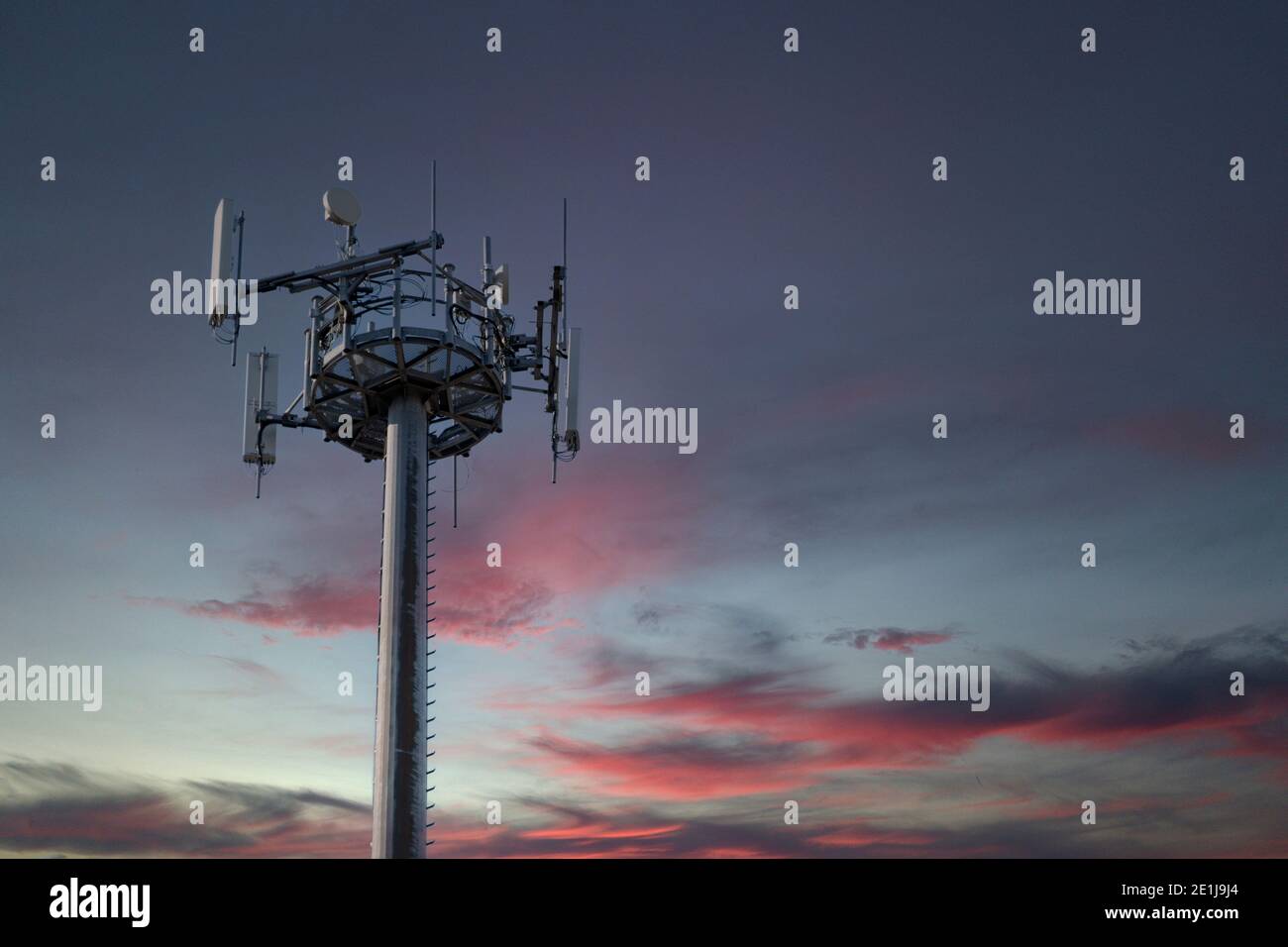 Network repeater hires stock photography and images Alamy