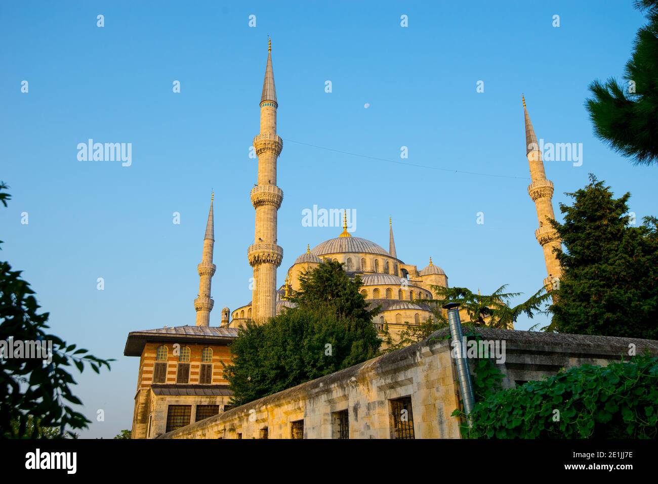 The Blue Mosque - Sultanahmet Camii - Istanbul, Turkey Stock Photo - Alamy