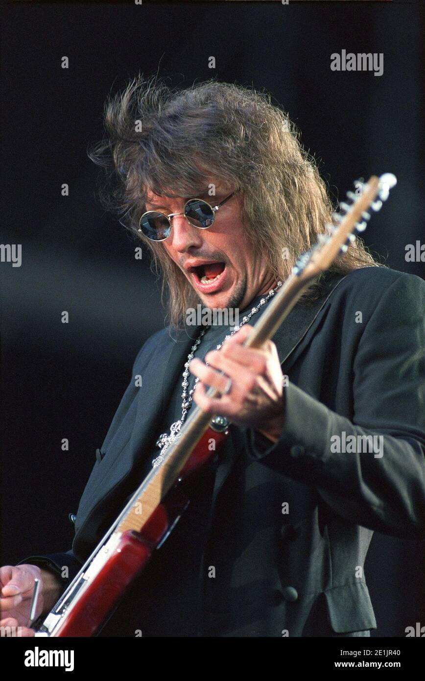 Bon Jovi in concert at Wembley Stadium in London, UK. 26th June 1995 Stock  Photo - Alamy