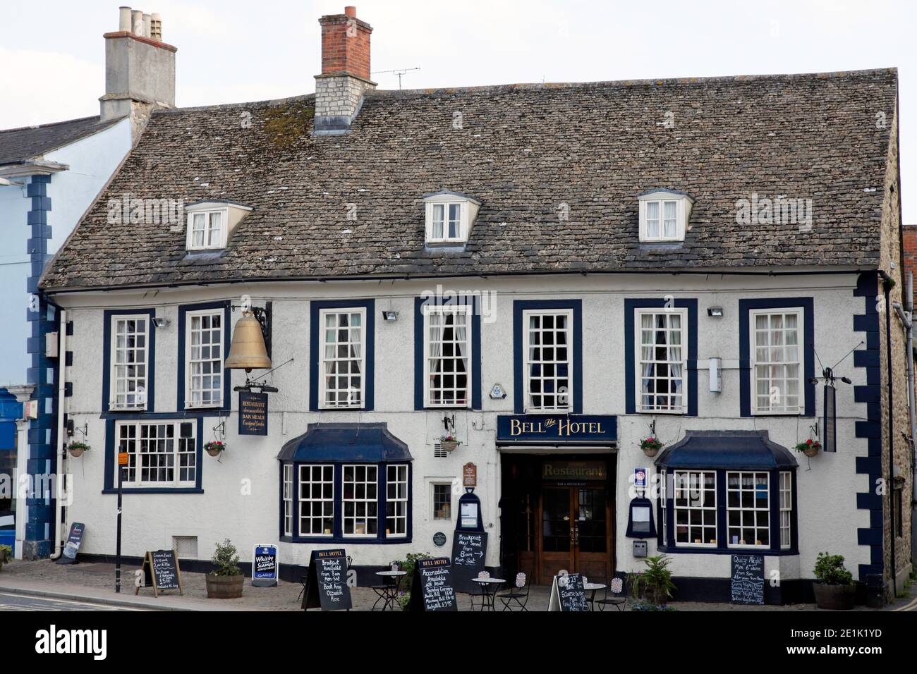 The Bell Hotel, Faringdon, Oxfordshire, England. A quintessential old English Pub offering food, alcohol and rooms. Stock Photo