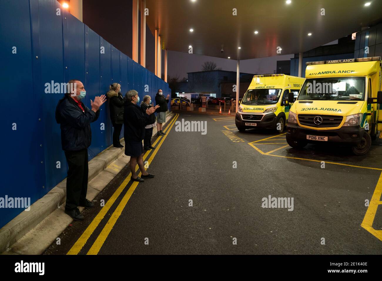 Manchester, UK. 7th Jan 2021. Members of the public applaud at Salford Royal Hospital as Clap for Carers returns under a new name of Clap for Heroes. The weekly applause for front-line NHS staff and other key workers ran for 10 weeks during the UK's first coronavirus lockdown. Credit: Jon Super/Alamy Live News Stock Photo