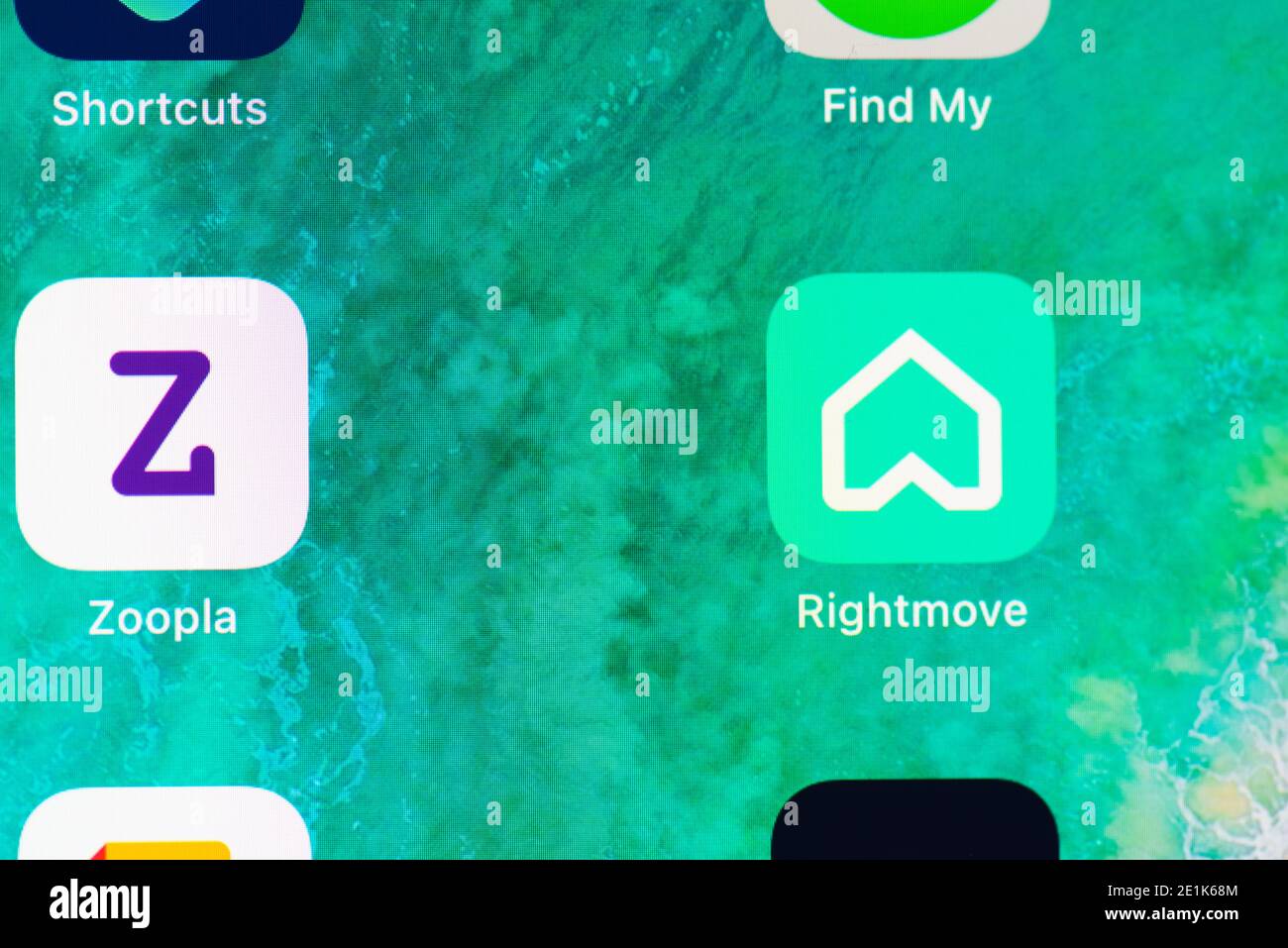 Rightmove and Zoopla app icon on smart device Stock Photo
