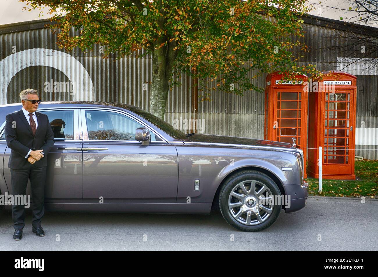 Rolls royce car red color hi-res stock photography and images - Alamy