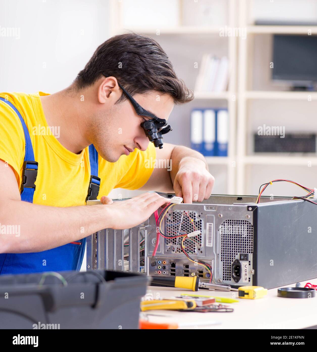 The computer repair technician repairing hardware Stock Photo - Alamy
