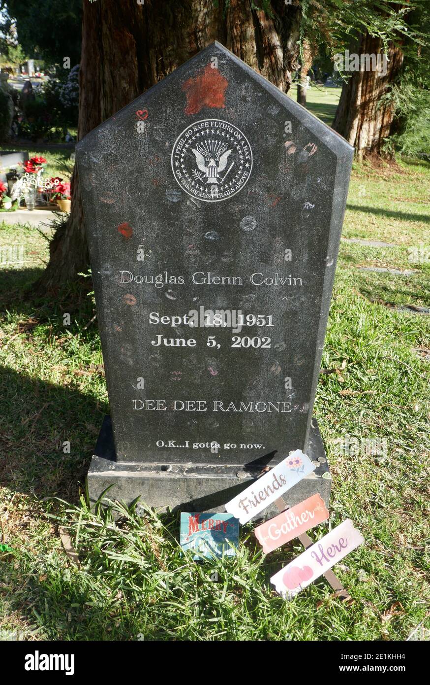 Los Angeles California Usa 30th December A General View Of Atmosphere Of Musician Dee Dee Ramone S Grave Aka Douglas Glenn Colvin Of The Ramones In Garden Of Legends At Hollywood Forever