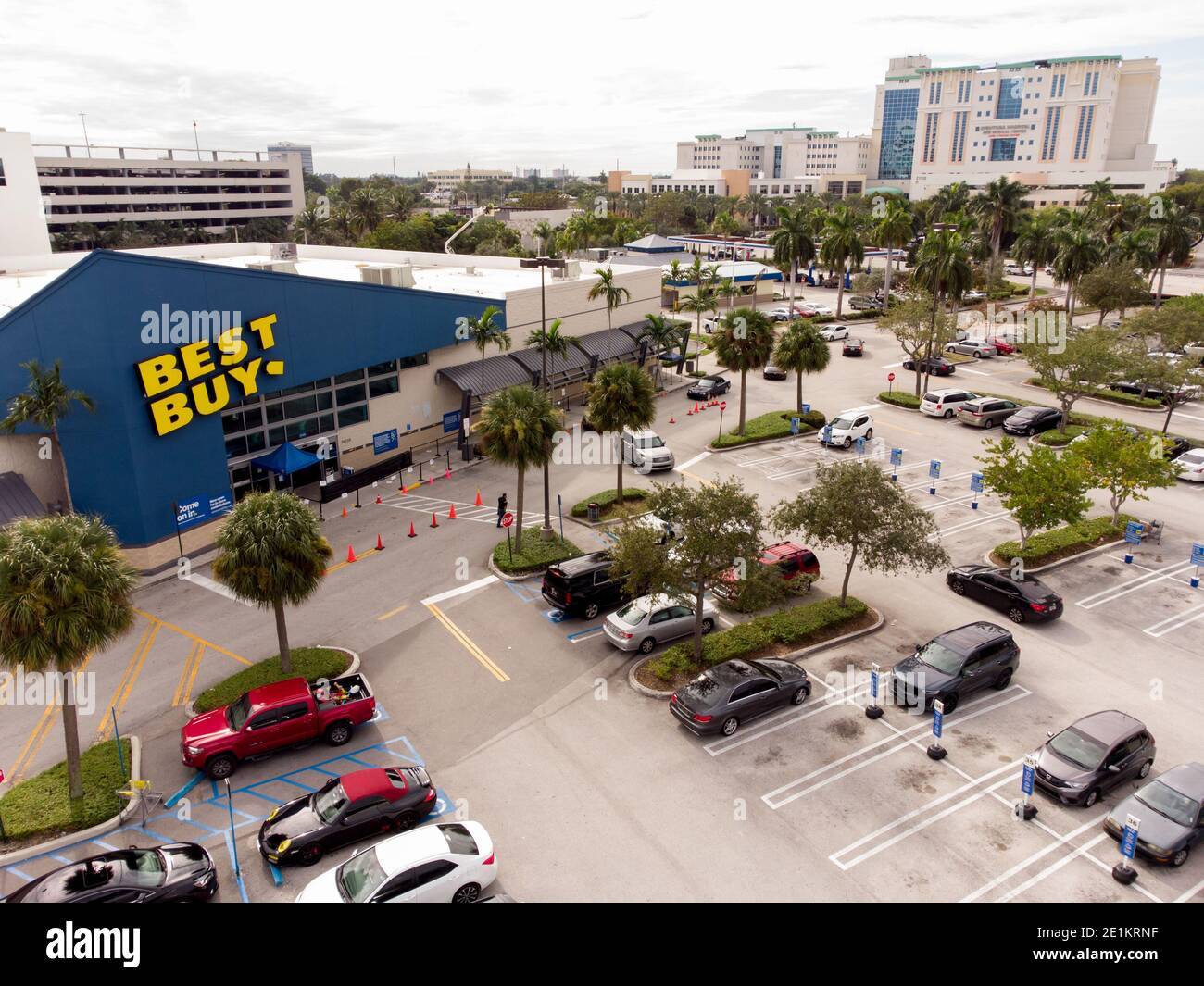 Aerial photo Aventura Best Buy contactless curbside pick up parking