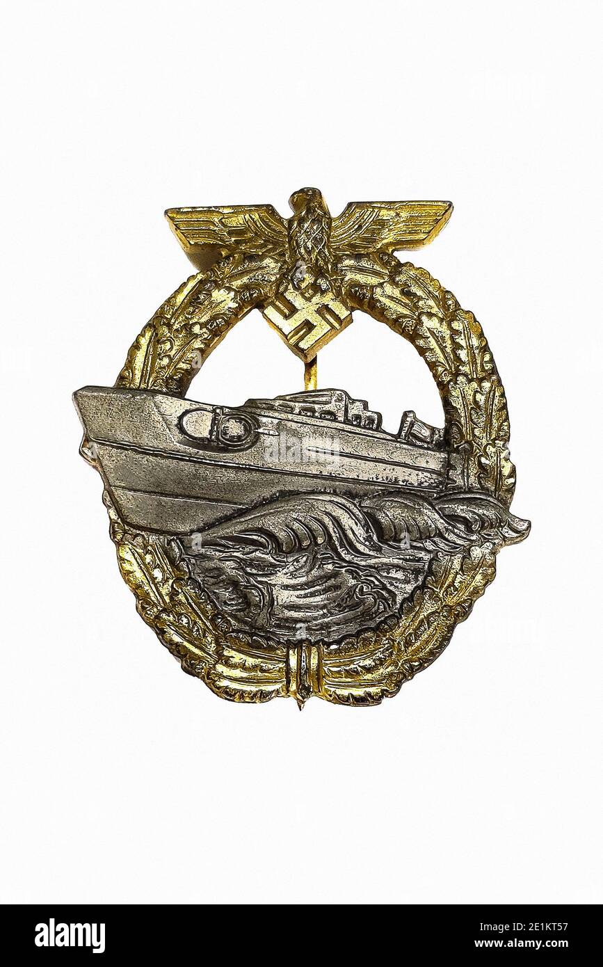 A German kriegsmarine, E-boat badge, first type from World War II period. The Kriegsmarine badge (Schnellboot Kriegsabzeichen) is constructed of gilt Stock Photo