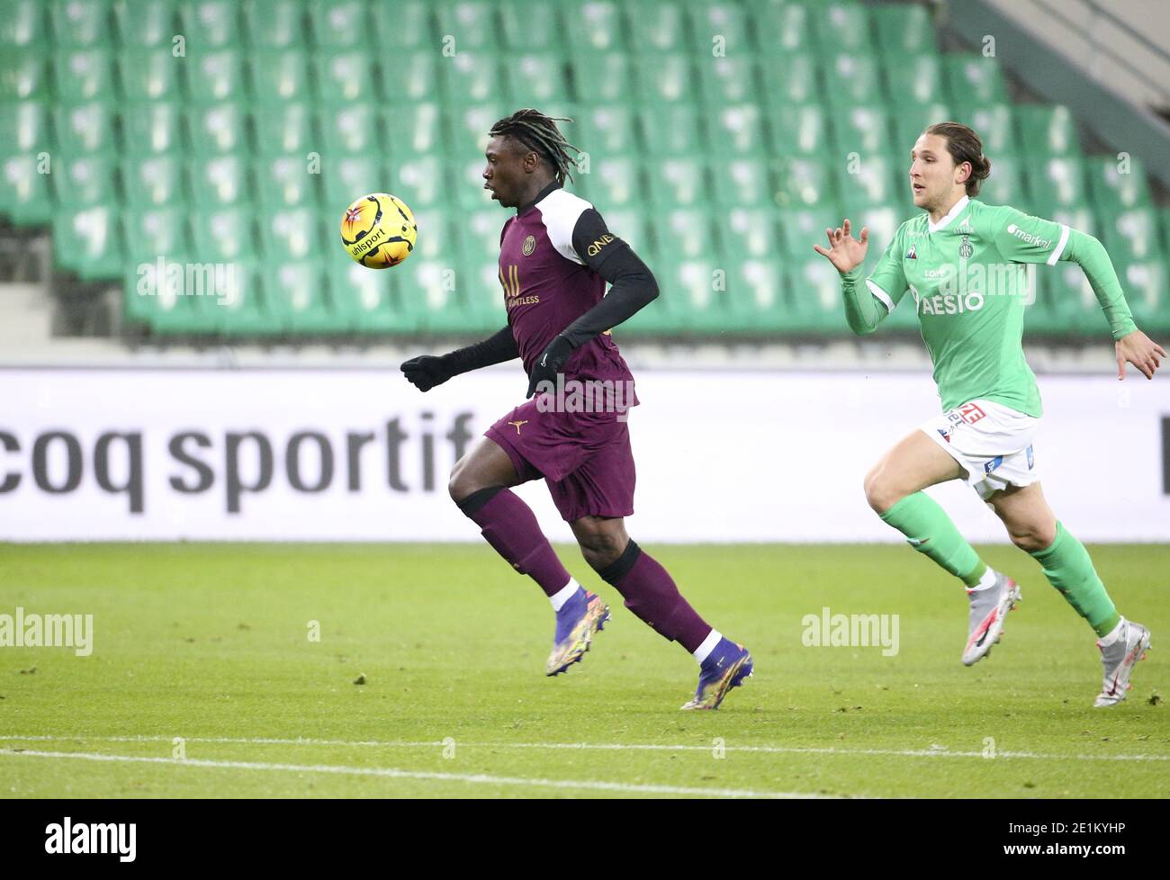 Moise Kean of PSG, Panagiotis Retsos of Saint-Etienne during the French championship Ligue 1 football match between AS Saint-Eti / LM Stock Photo