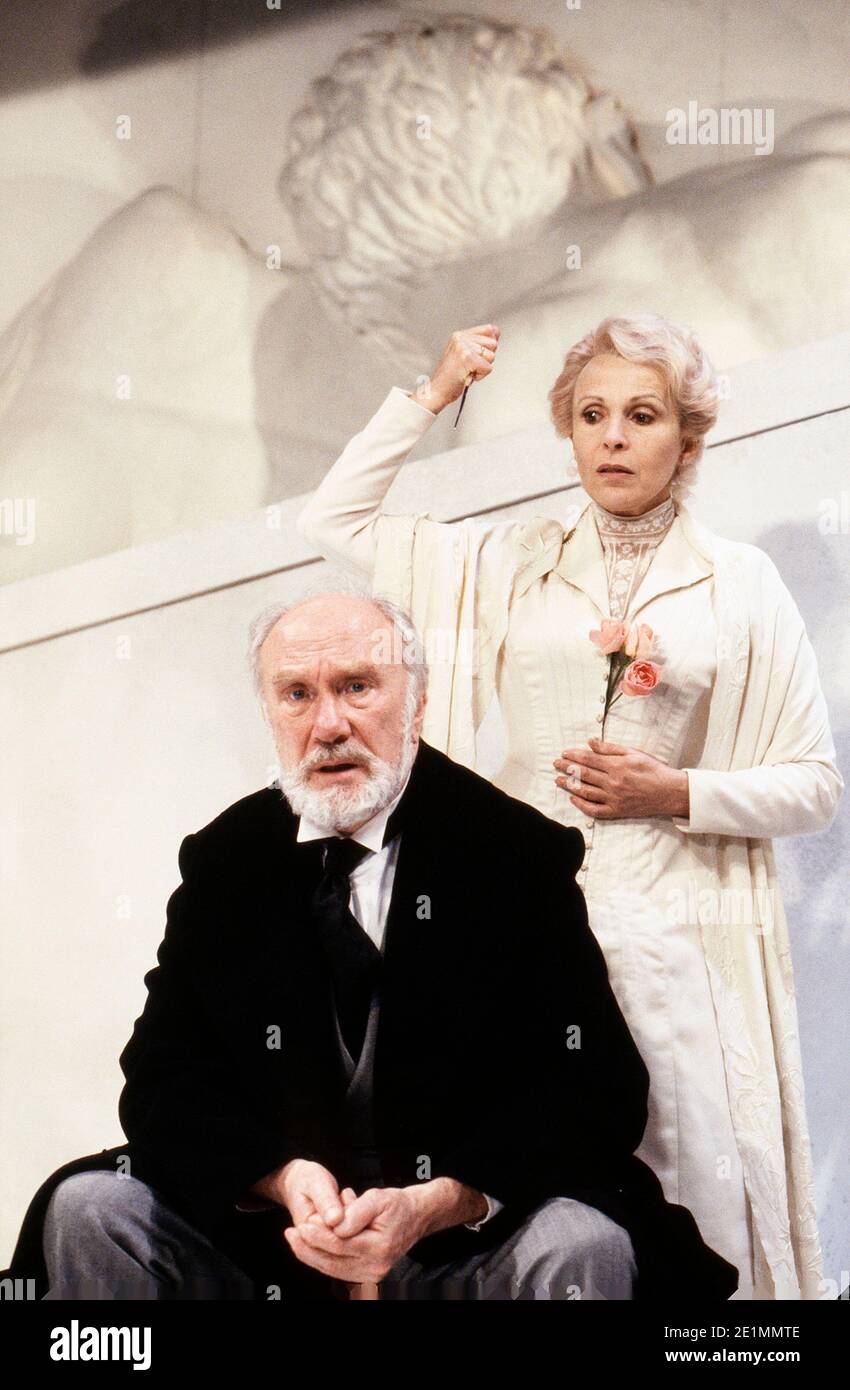 Espen Skjonberg (Rubek), Claire Bloom (Irena) in WHEN WE DEAD AWAKEN by Henrik Ibsen at the Almeida Theatre, London N1  20/02/1990  set design: Peter J Davison  costumes: Johan Engels  lighting: Nick Chelton  director: Jonathan Kent Stock Photo