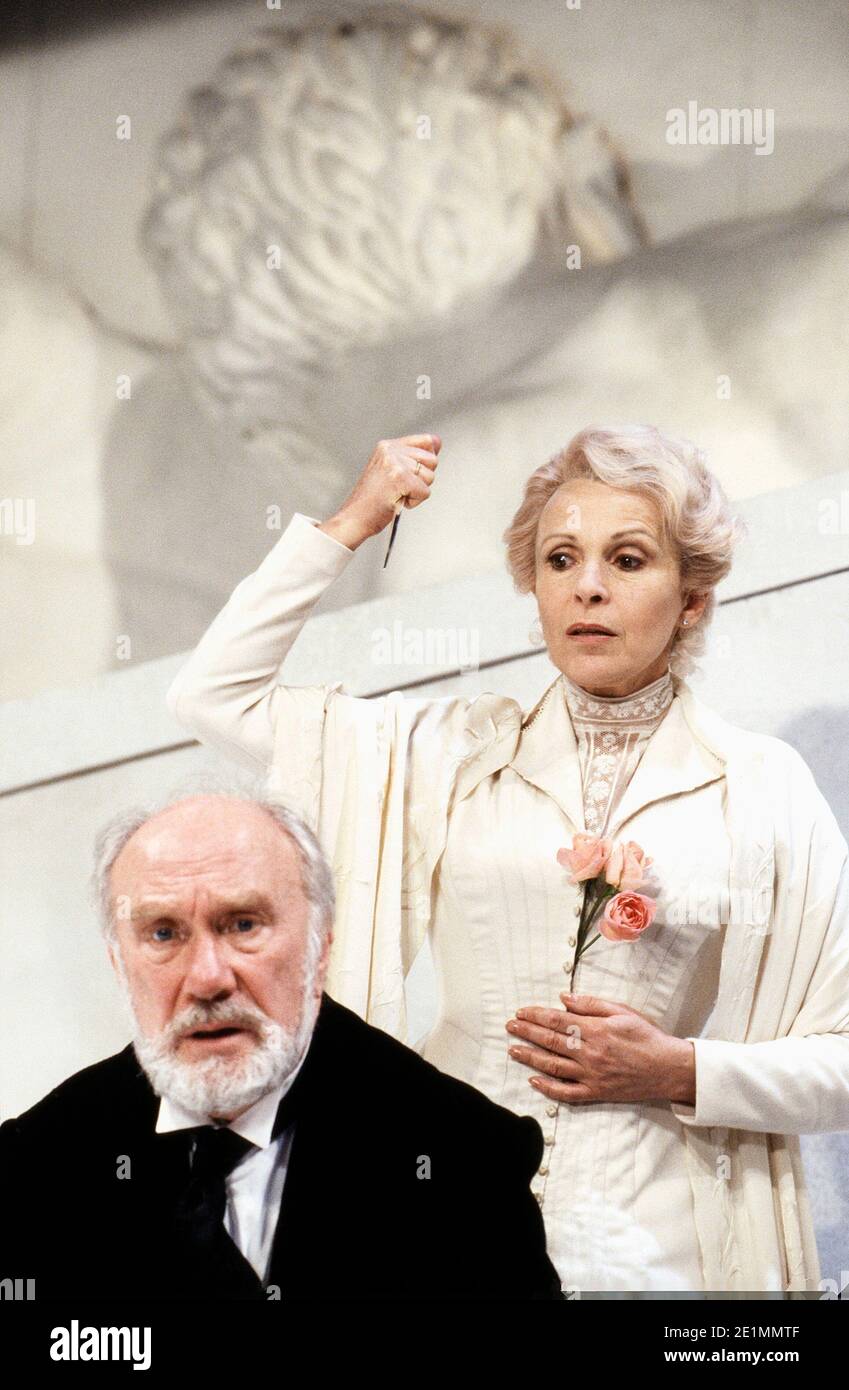 Espen Skjonberg (Rubek), Claire Bloom (Irena) in WHEN WE DEAD AWAKEN by Henrik Ibsen at the Almeida Theatre, London N1  20/02/1990  set design: Peter J Davison  costumes: Johan Engels  lighting: Nick Chelton  director: Jonathan Kent Stock Photo