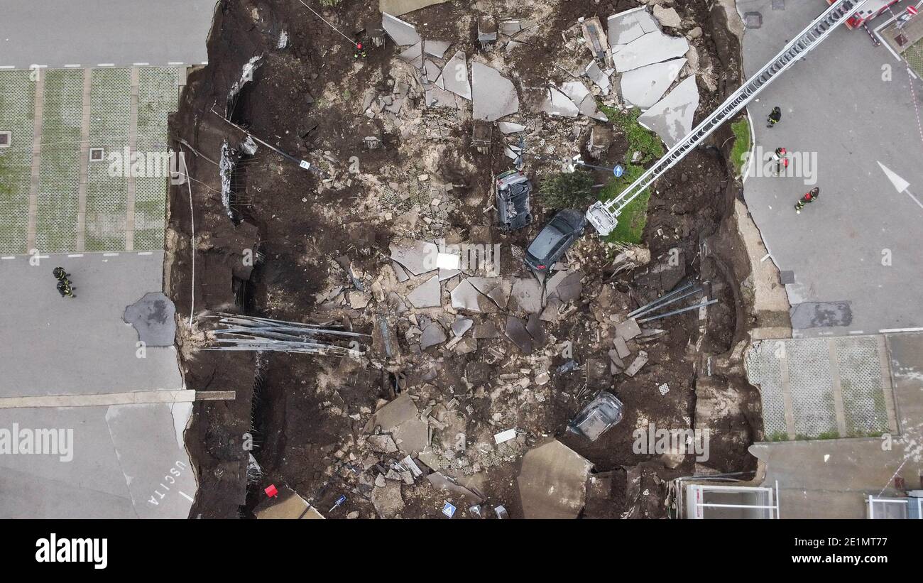 Naples, Italy. 08th Jan, 2021. Naples Ospedale del Mare explosion in the night opens a 50-meter chasm, the Covid residence evacuated Editorial Usage Only Credit: Independent Photo Agency/Alamy Live News Stock Photo