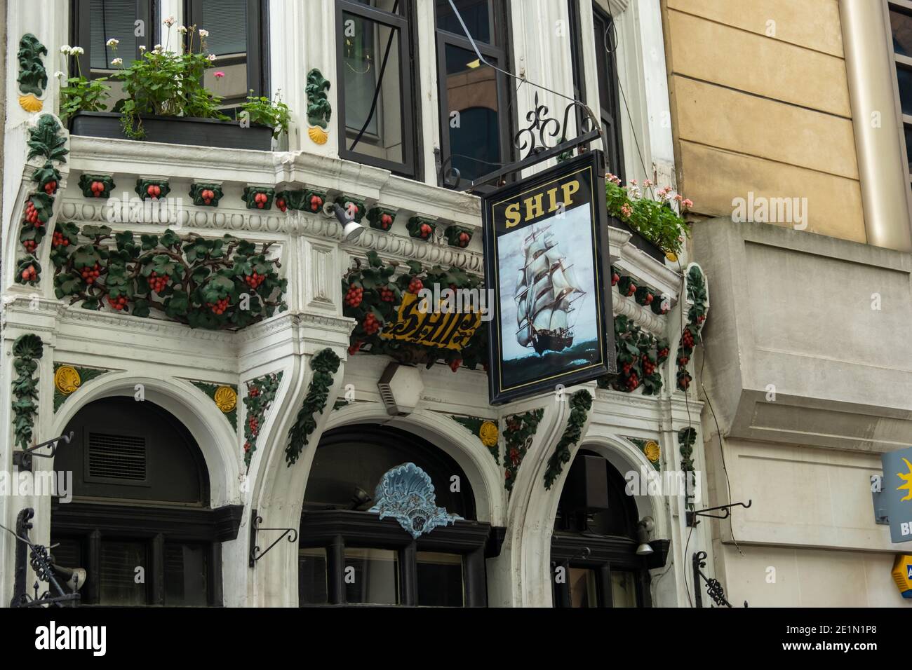 London- January, 2021: The Ship, an independent 19th-century public house on Hart Street in central London Stock Photo