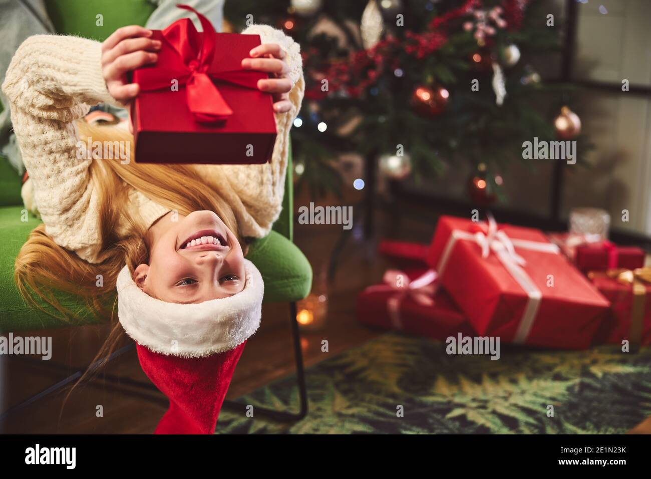 Beautiful girl 13 smiling hi-res stock photography and images - Alamy