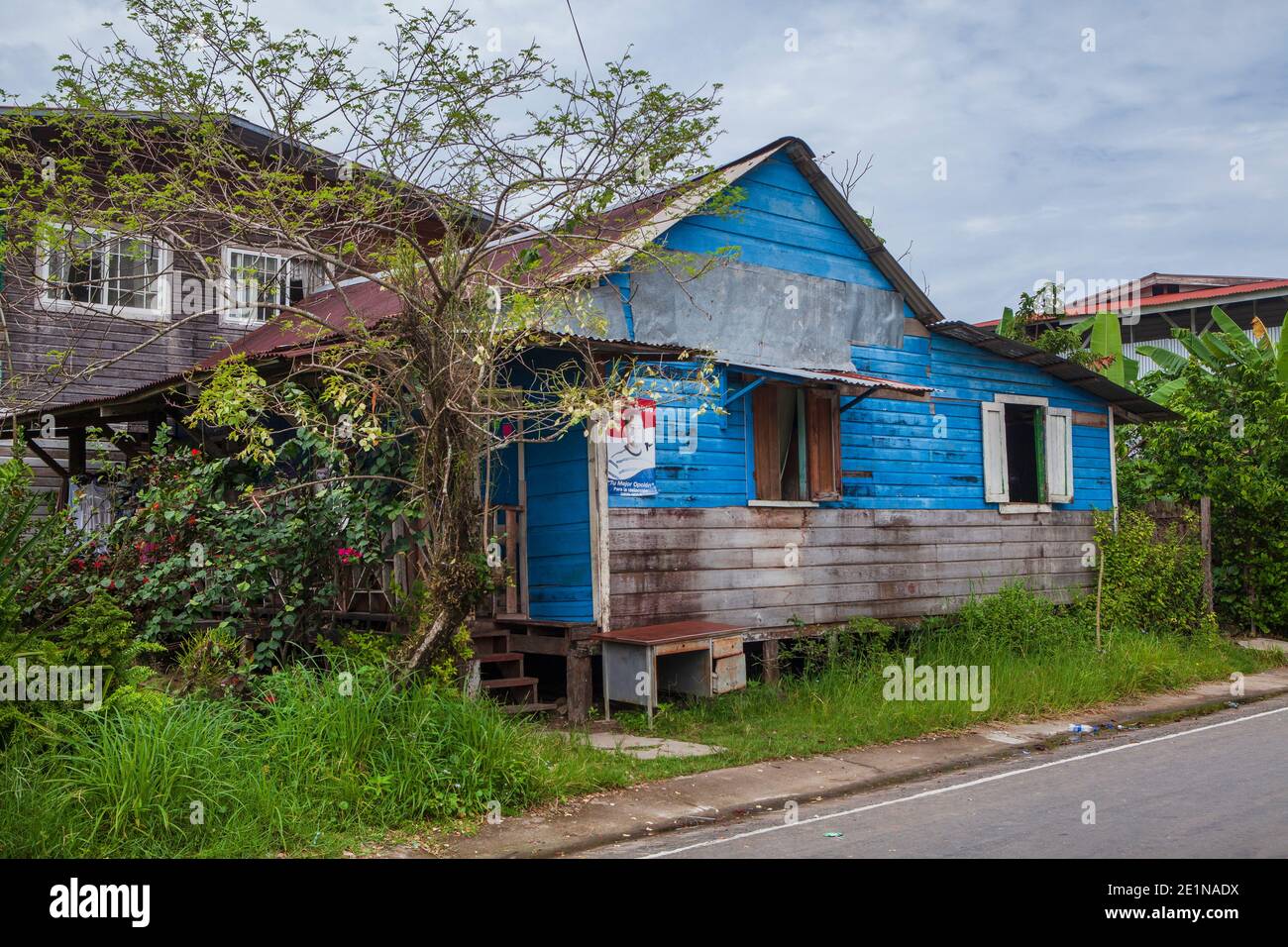 Abandoned Caribbean style blue house in Bocas de toros, Panama | Verlassenes blaues Haus im karibischen Stil in Bocas de toros, Panama Stock Photo