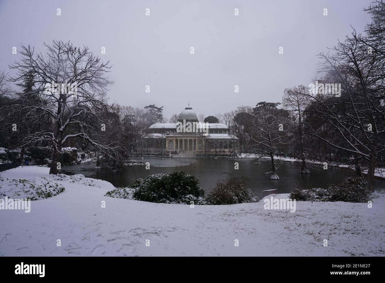 Madrid, Spain. 08th Jan, 2021. Second snowy day in the city of Madrid, Friday, January 8, 2021 Credit: CORDON PRESS/Alamy Live News Stock Photo