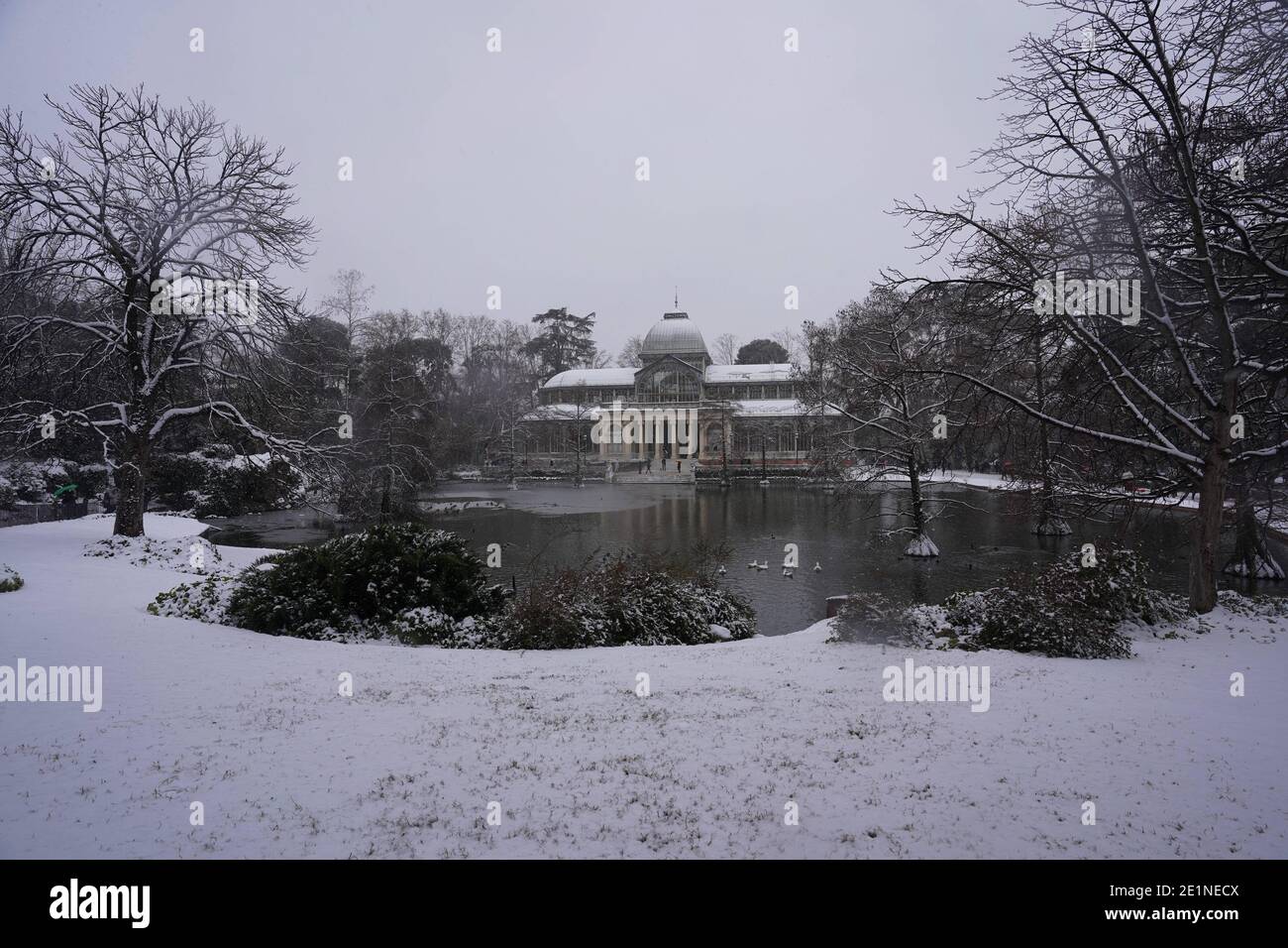 Madrid, Spain. 08th Jan, 2021. Second snowy day in the city of Madrid, Friday, January 8, 2021 Credit: CORDON PRESS/Alamy Live News Stock Photo