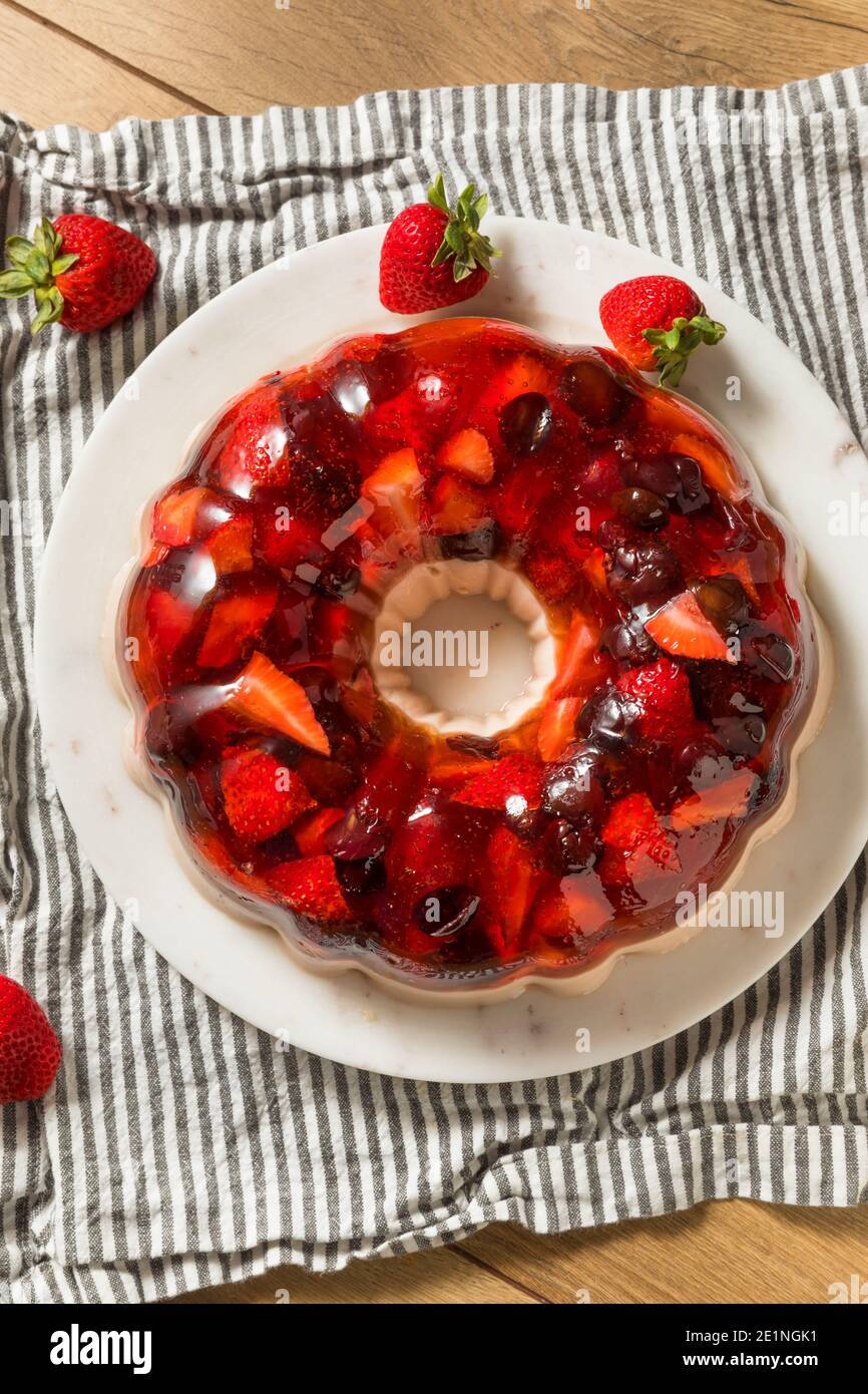 https://c8.alamy.com/comp/2E1NGK1/homemade-layered-berry-gelatin-mold-ready-to-eat-2E1NGK1.jpg