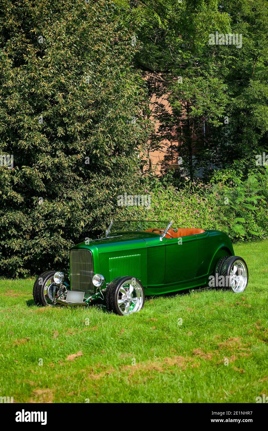 1932 Ford Hi Boy Roadster on grass Stock Photo