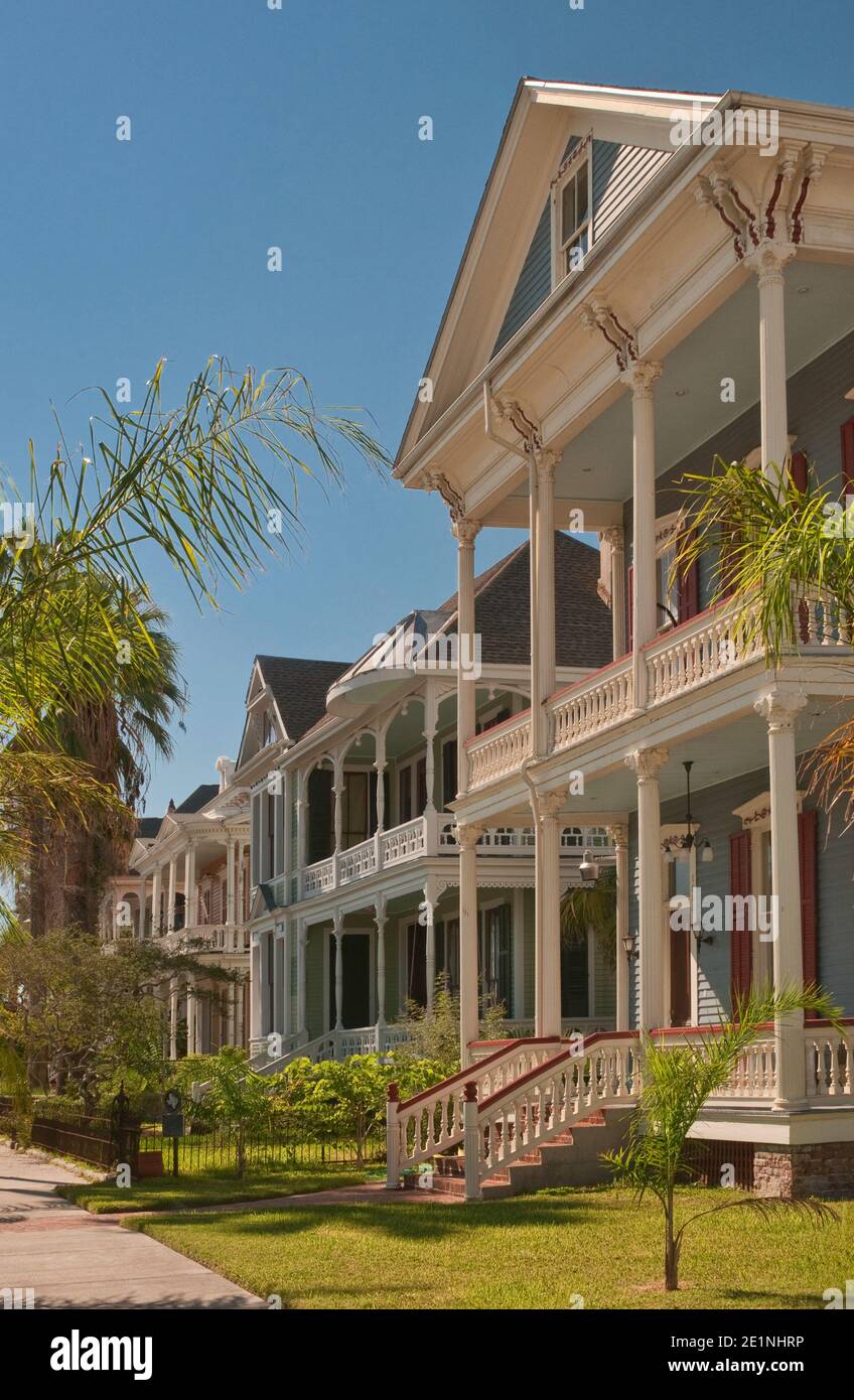 Houses on Sealy Avenue, Italianate and Victorian style, in East End Historic District, Galveston, Texas, USA Stock Photo