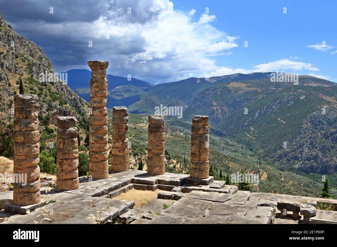 The temple of Apollo at ancient Delphi, the 'navel' and most important oracle of the ancient world, Fokida, Central Greece. Stock Photo