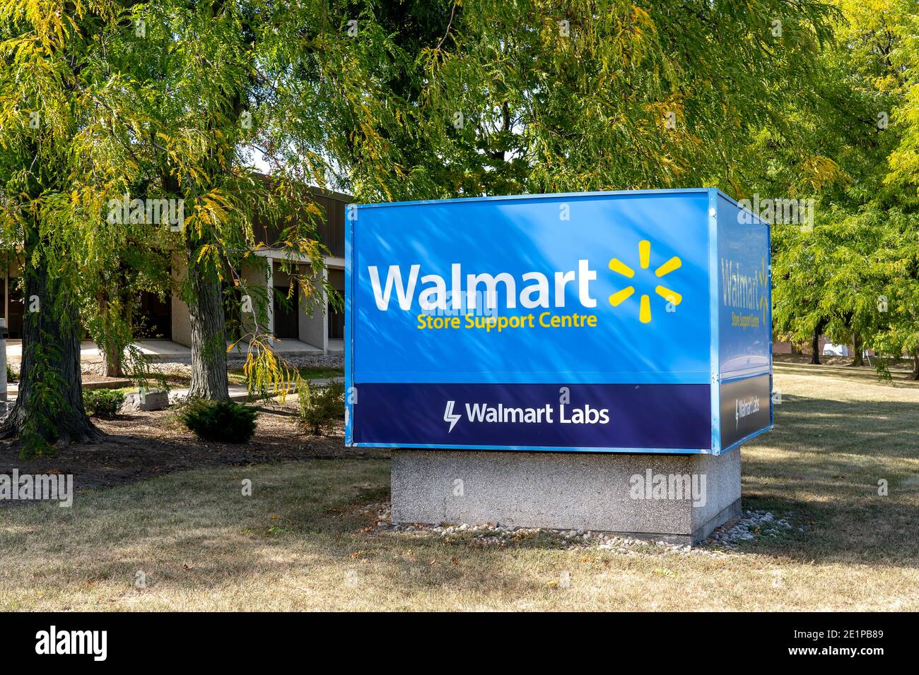 Walmart lab hires stock photography and images Alamy