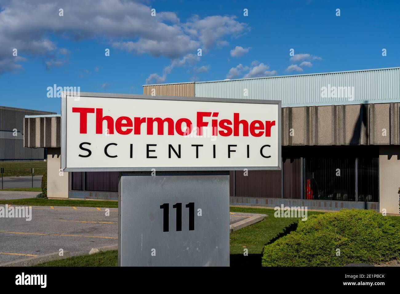 Whitby, On, Canada - September 20, 2020: Thermo Fisher Scientific office in Whitby, On, Canada. Thermo Fisher Scientific is an American biotechnology Stock Photo