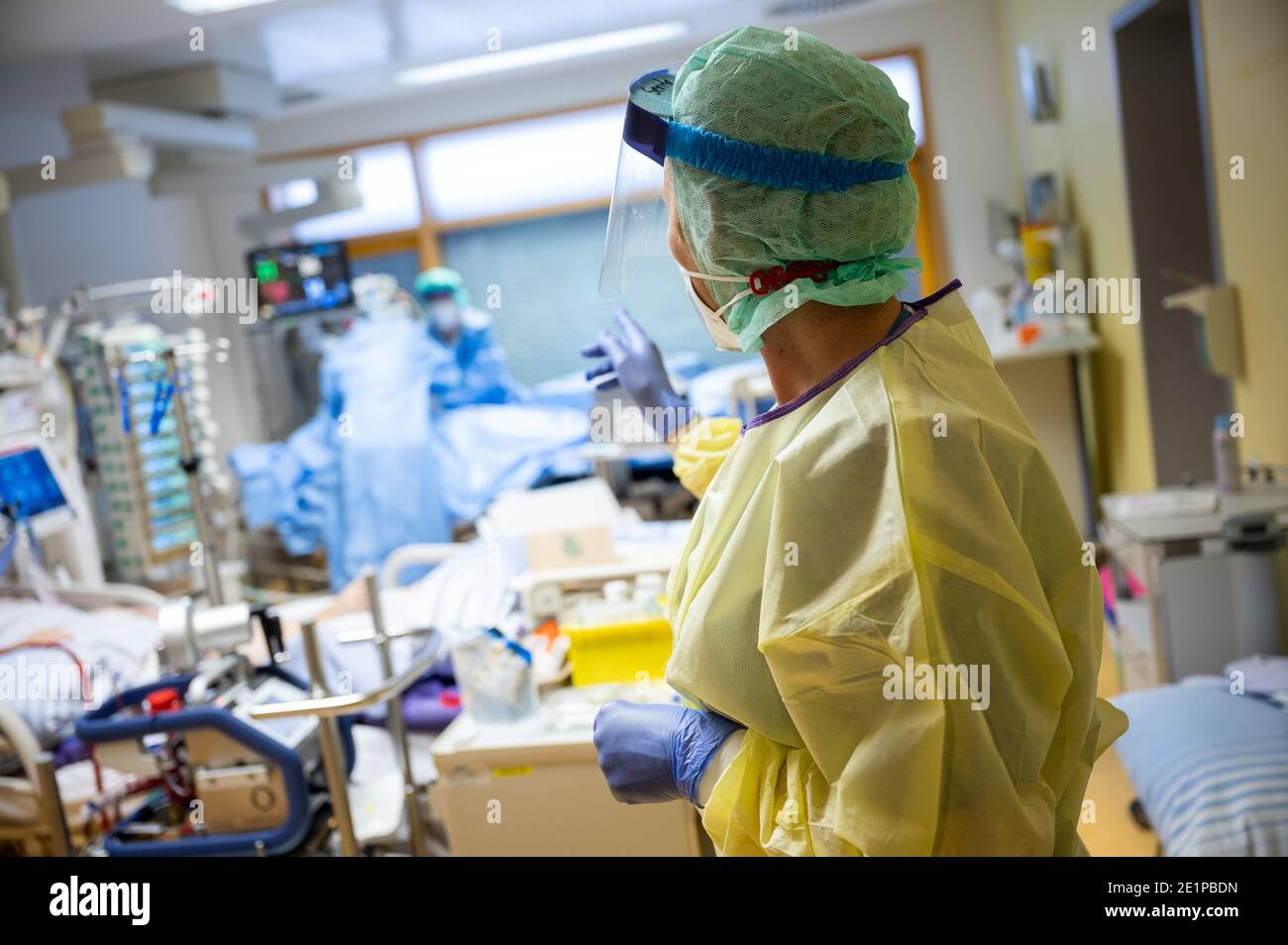 Ludwigsburg, Germany. 08th Jan, 2021. An intensive care nurse stands in