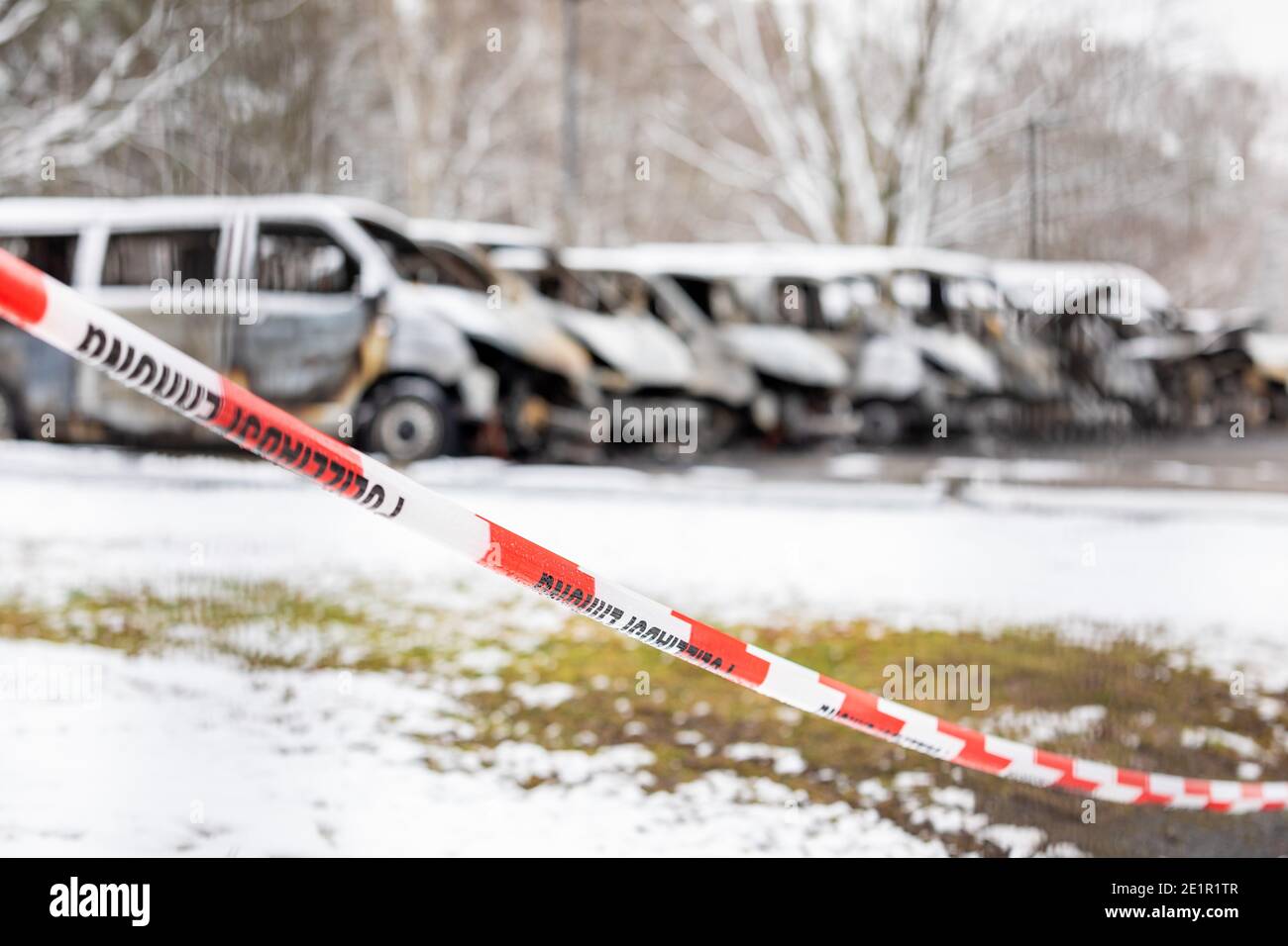 Brunswick, Germany. 09th Jan, 2021. Several burnt-out vehicles are parked on the premises of the State Reception Office of Lower Saxony at the Braunschweig site. The cars had caught fire in the night to 09.01.2021. The police investigates. Credit: Moritz Frankenberg/dpa/Alamy Live News Stock Photo
