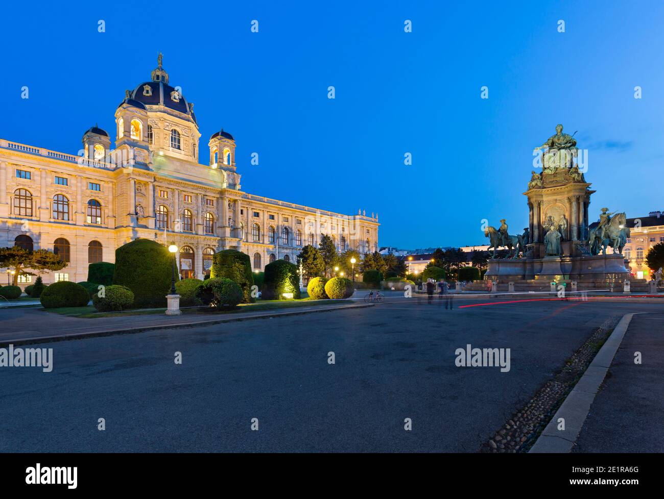 The Kunsthistorisches Museum (Museum of Fine Arts) in Vienna, Austria at night with the Maria Theresa statue to the right. Stock Photo