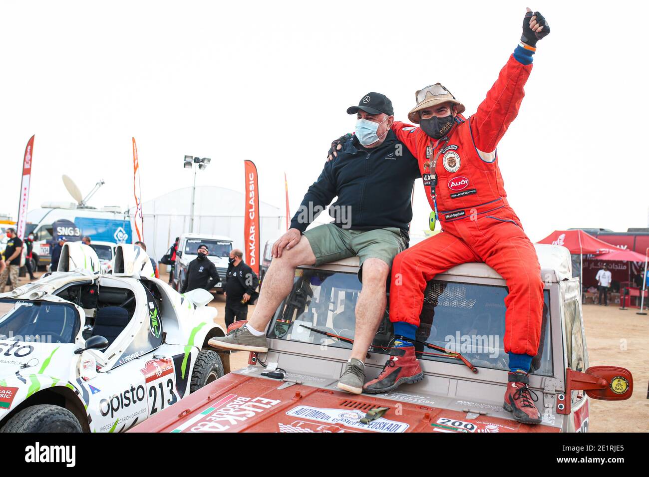 Ha'il, Italy. 9th Jan, 2021. 200 Corcuera Ignacio (esp), Iker San Vicente Lauren (esp), Volkswagen, Equipo Euskadi 4x4, Dakar Classic, ambiance during the Rest Day of the Dakar 2021 in Ha&#039;il, in Saudi Arabia on January 9, 2021 - Photo Julien Delfosse/DPPI/LM Credit: Gruppo Editoriale LiveMedia/Alamy Live News Stock Photo