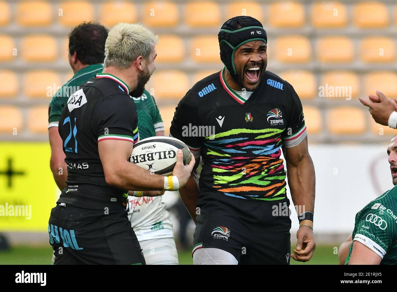 Sergio Lanfranchi Stadium Parma Italy 09 Jan 21 Maxime Mbanda And Guglielmo Palazzani Zebre Celebrate The