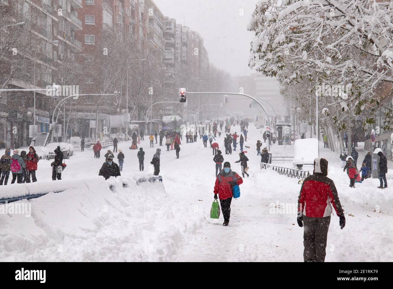 Madrid, Spain. 9th Jan 2021. Due to the snowfall caused by the Filomena storm, the streets and roads have been covered with snow. People have gone out to the streets to see the snow and play with it. Álvaro Laguna/Alamy Live News Stock Photo